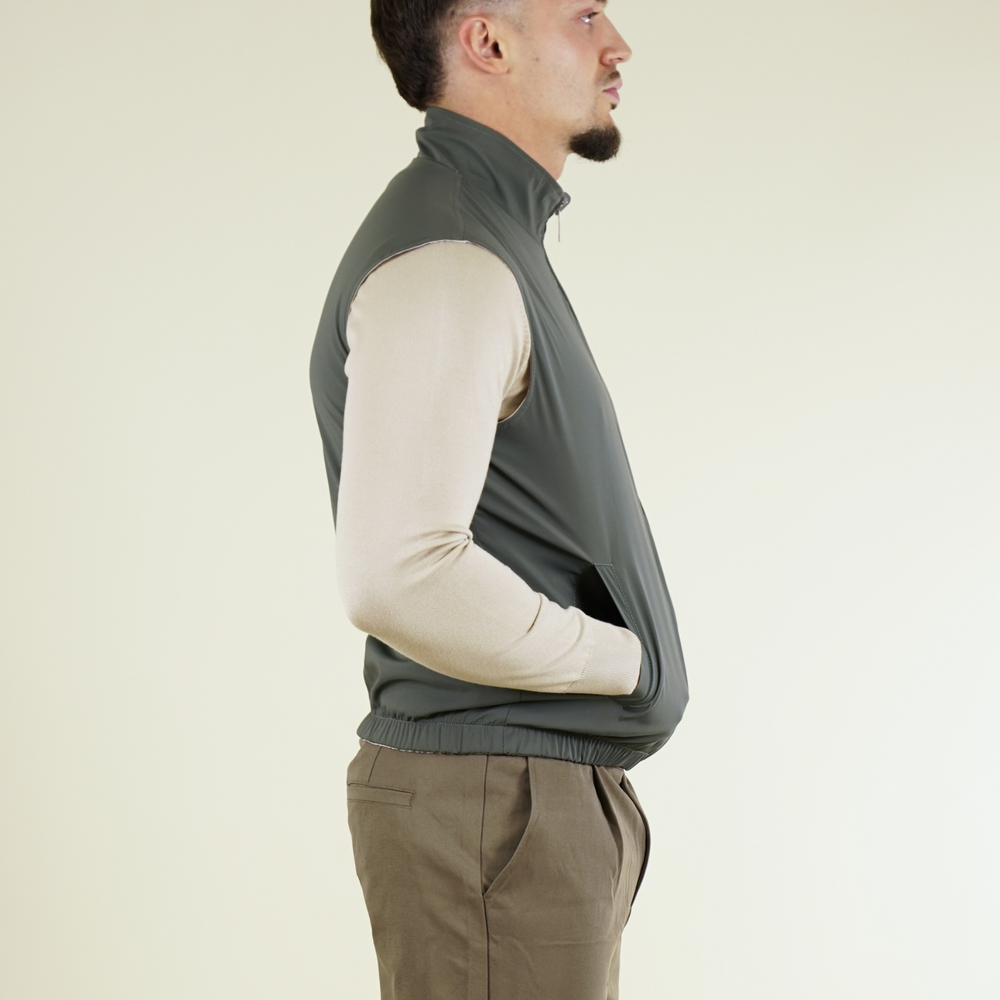 
                      
                        Gilet réversible
                      
                    