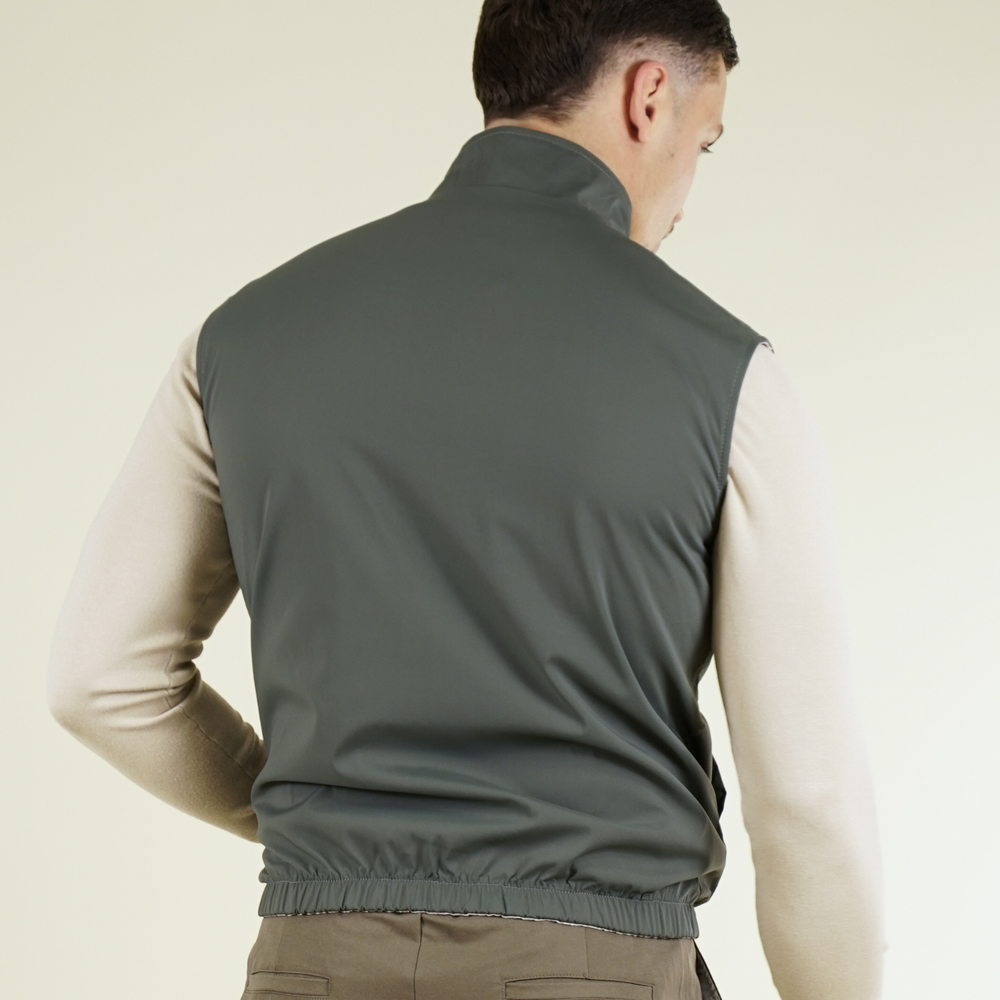 
                      
                        Gilet réversible
                      
                    