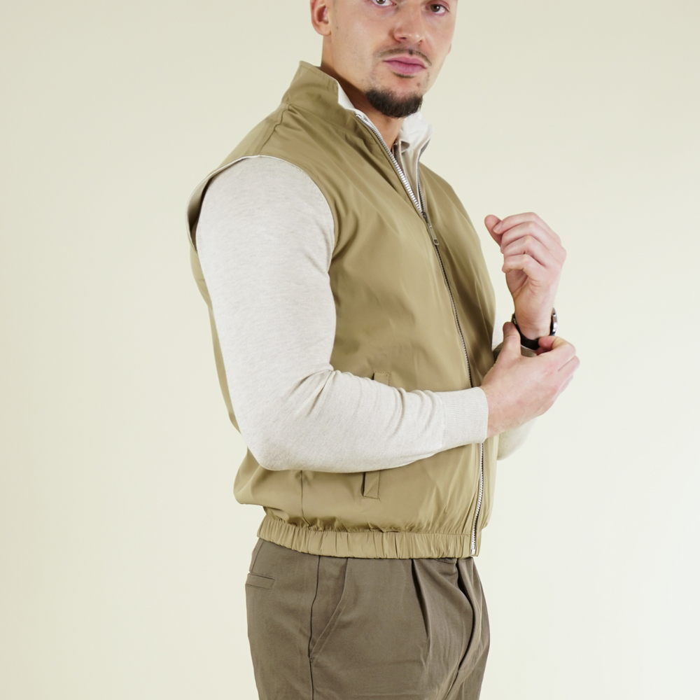 
                      
                        Gilet réversible
                      
                    